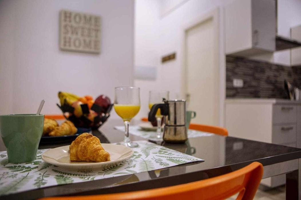 Calle Huertas Corazon By Regalatemadrid Apartament